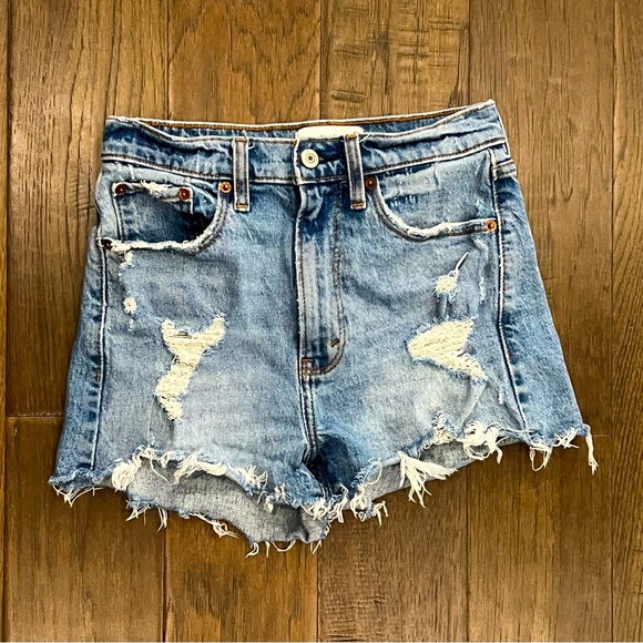 Abercrombie & Fitch High Rise Mom Jean Shorts - Picture 2 of 7